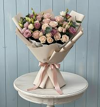 Букет цветов из:  Розы и Лизиантусы в Селижарово