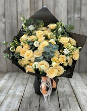 Букет цветов из:  Розы и Лизиантусы в Селижарово