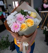 Букет цветов из:  Герберы, Розы и Хризантемы в Селижарово
