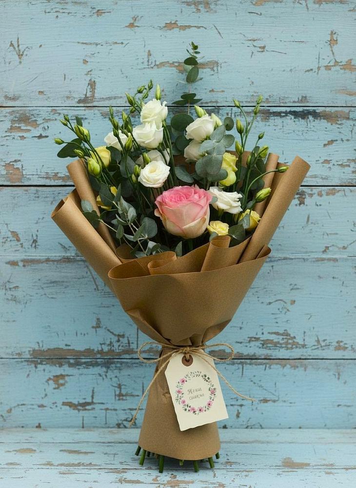 Букет цветов из: Розы и Лизиантусы в Селижарово