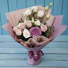 Букет цветов из:  Розы и Лизиантусы в Селижарово