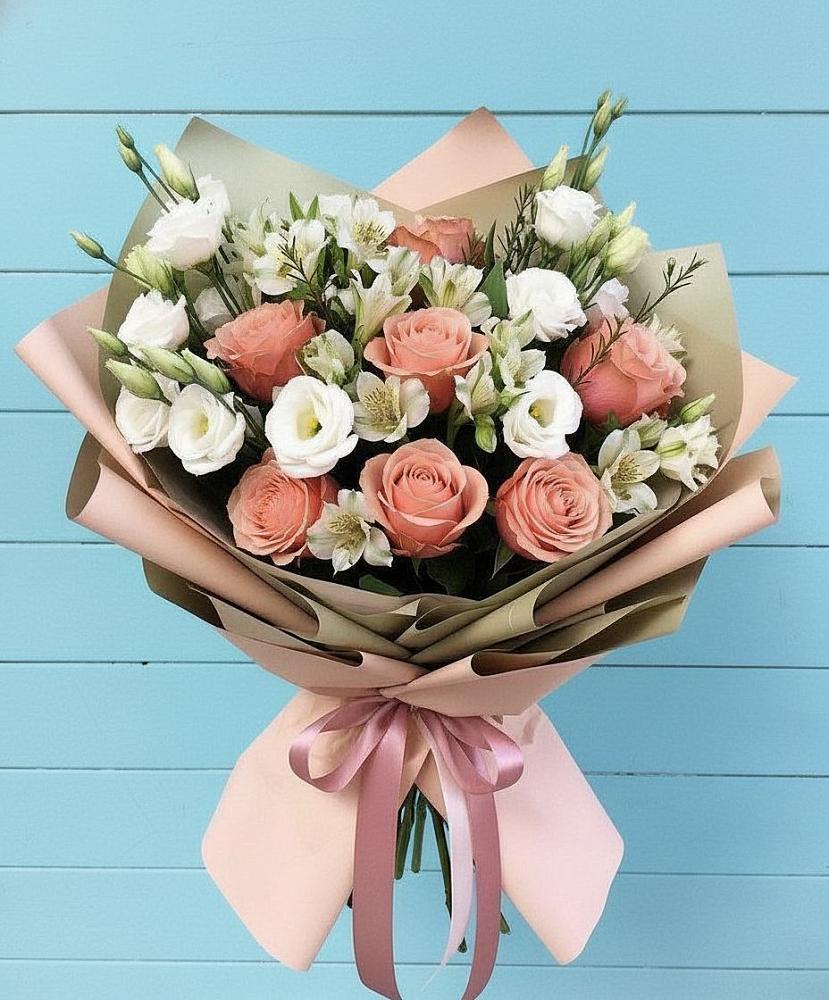 Букет цветов из: Розы, Альстромерии и Лизиантусы в Селижарово