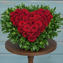 Цветочная композиция из Розы в виде сердца в Селижарово