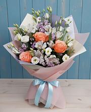 Букет цветов из:  Лизиантусы, Розы, Альстромерии и Гипсофила в Селижарово