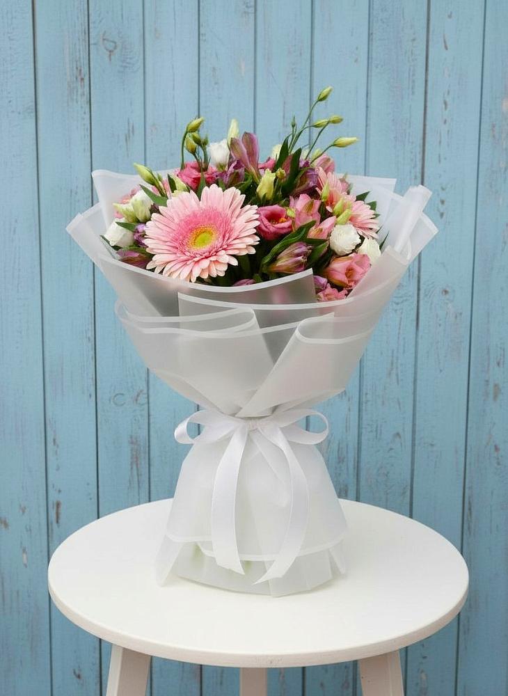 Букет цветов из: Герберы, Альстромерии и Лизиантусы в Селижарово