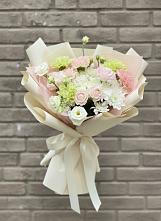 Букет цветов из:  Гвоздики, Розы, Лизиантусы и Хризантемы в Селижарово