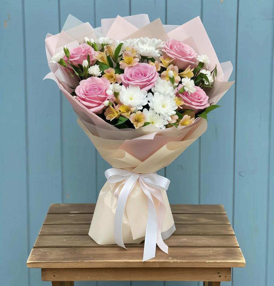 Букет цветов из: Гвоздики, Орхидеи и Розы в Селижарово