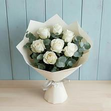 Букет Белые розы в Эвкалипте в Селижарово