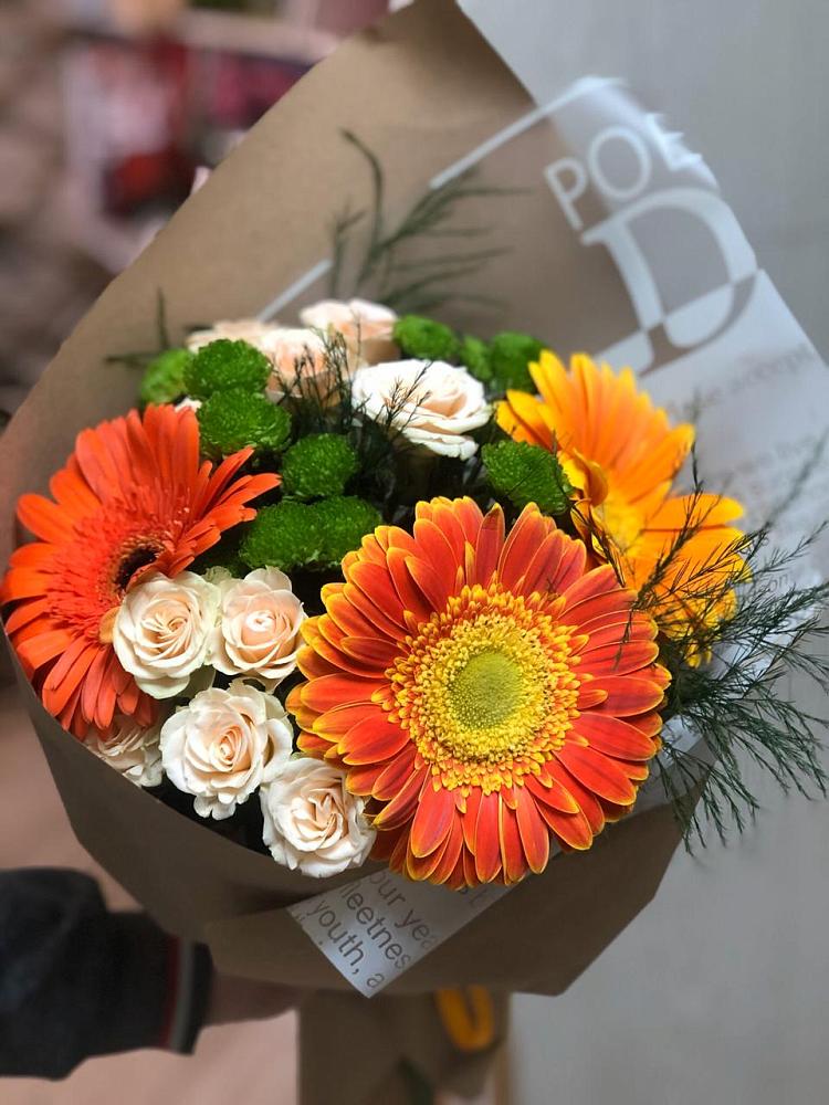 Букет цветов из: Герберы, Хризантемы и Розы в Селижарово