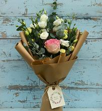 Букет цветов из:  Розы и Лизиантусы в Селижарово