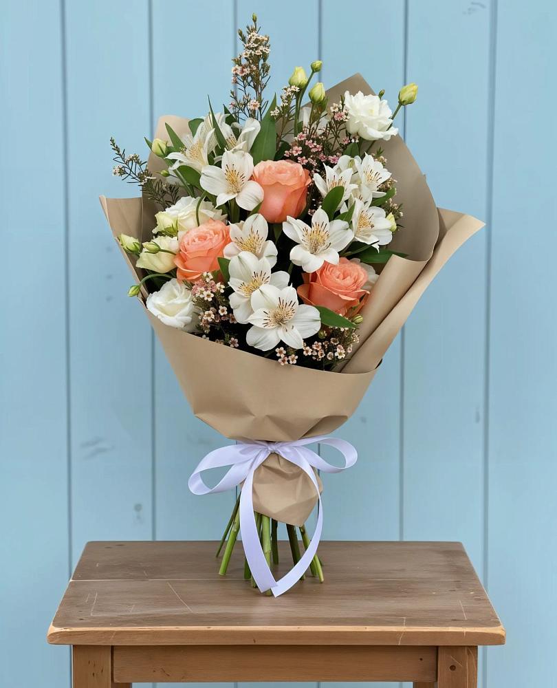 Букет цветов из: Альстромерии, Лизиантусы, Розы и Хризантемы в Селижарово