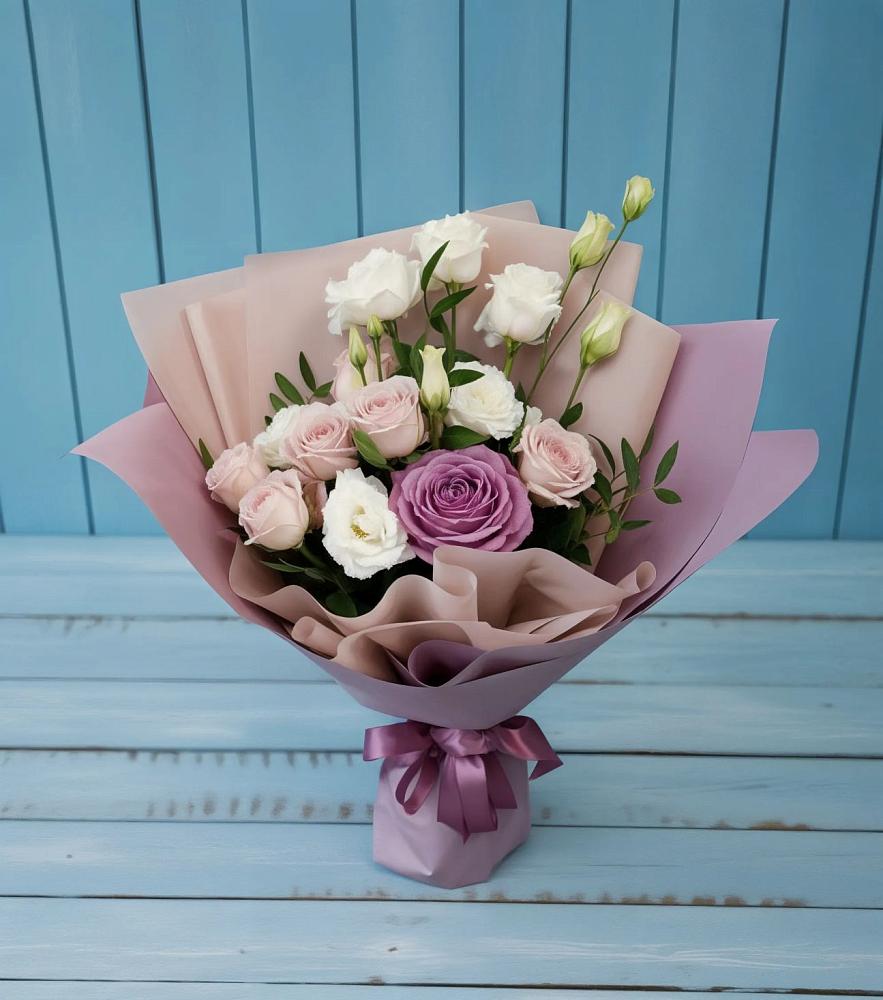 Букет цветов из: Розы и Лизиантусы в Селижарово